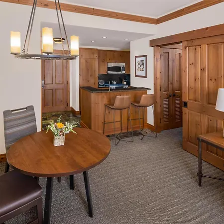 The Lodge At Spruce Peak, A Destination By Hyatt Residence Stowe Exterior photo