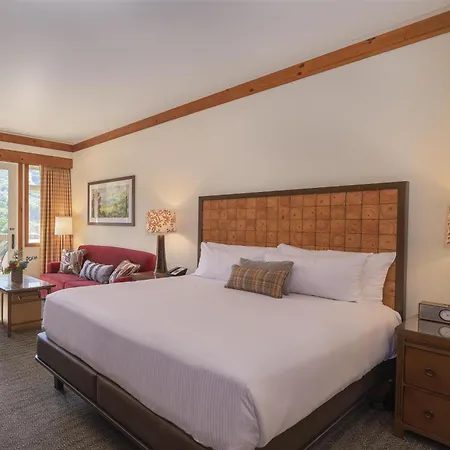 The Lodge At Spruce Peak, A Destination By Hyatt Residence Stowe Exterior photo